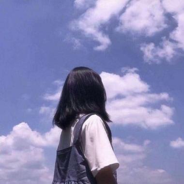 qq头像女生背影学生(女生背影学生qq头像)