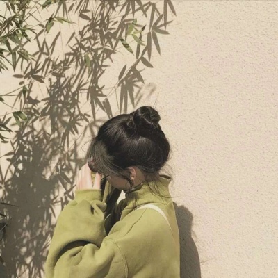 女生微信头像背影学生(女生背影学生微信头像)